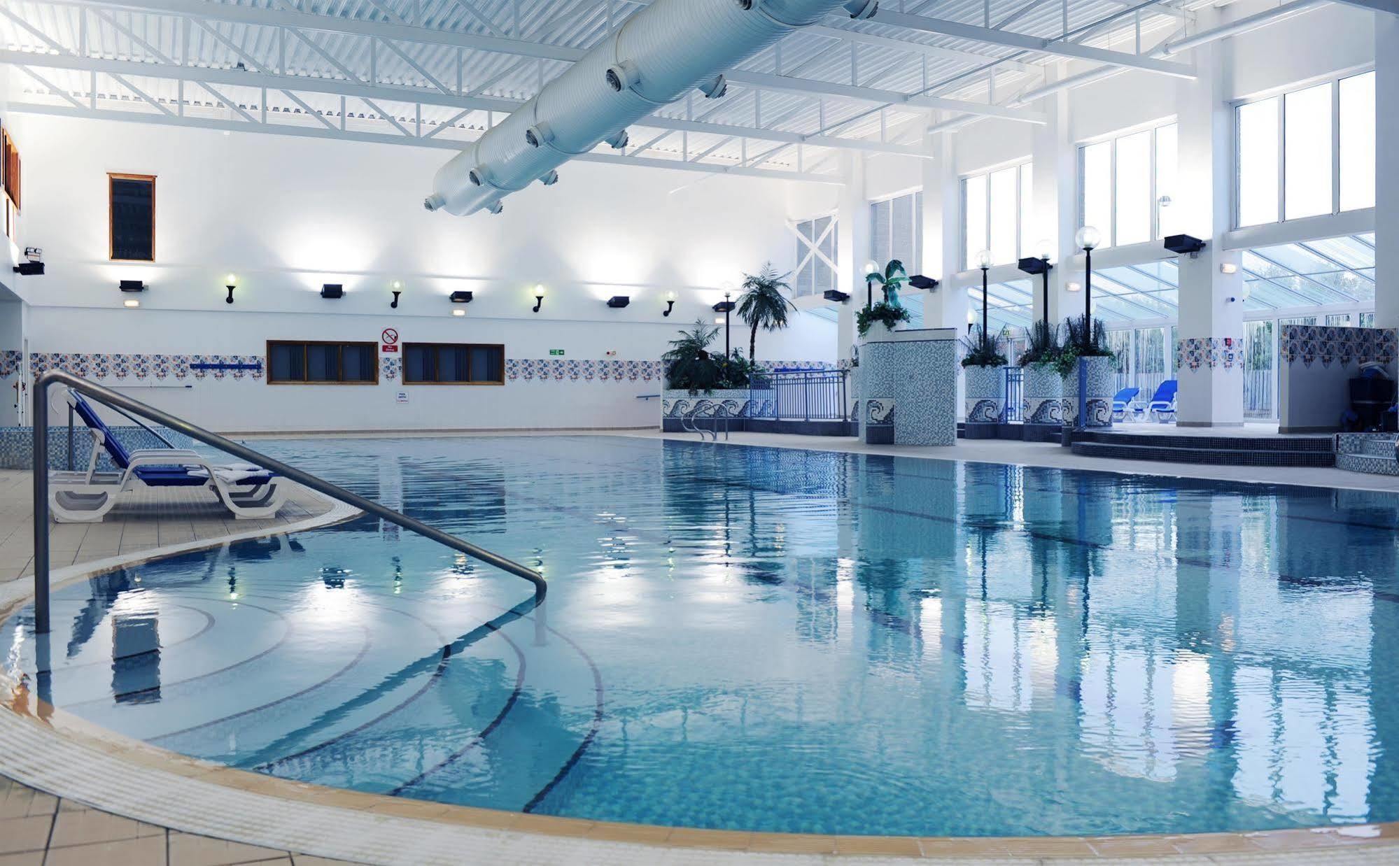 Village Hotel Manchester Cheadle Чідл Екстер'єр фото